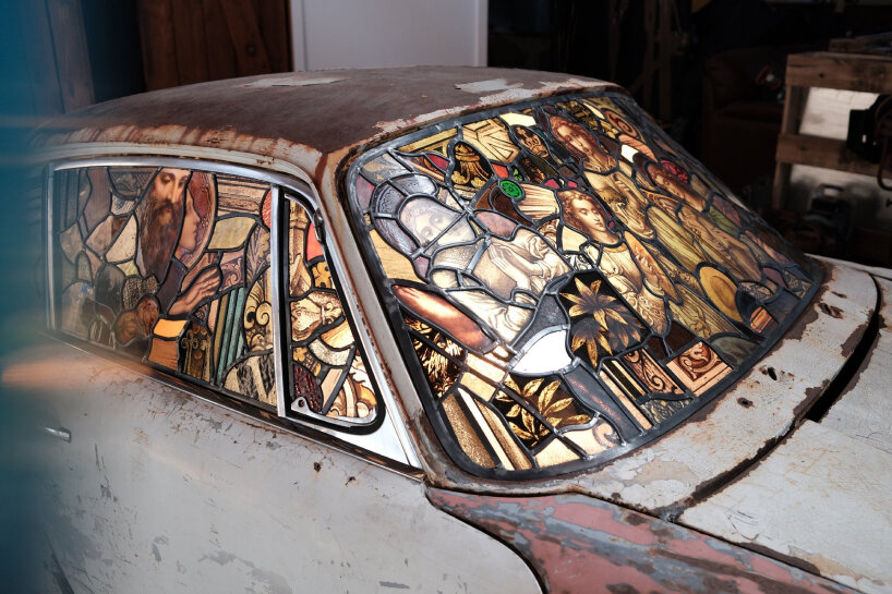 ガラス絵画 ben tuna resurrects corroded porsche 911 with stained glass