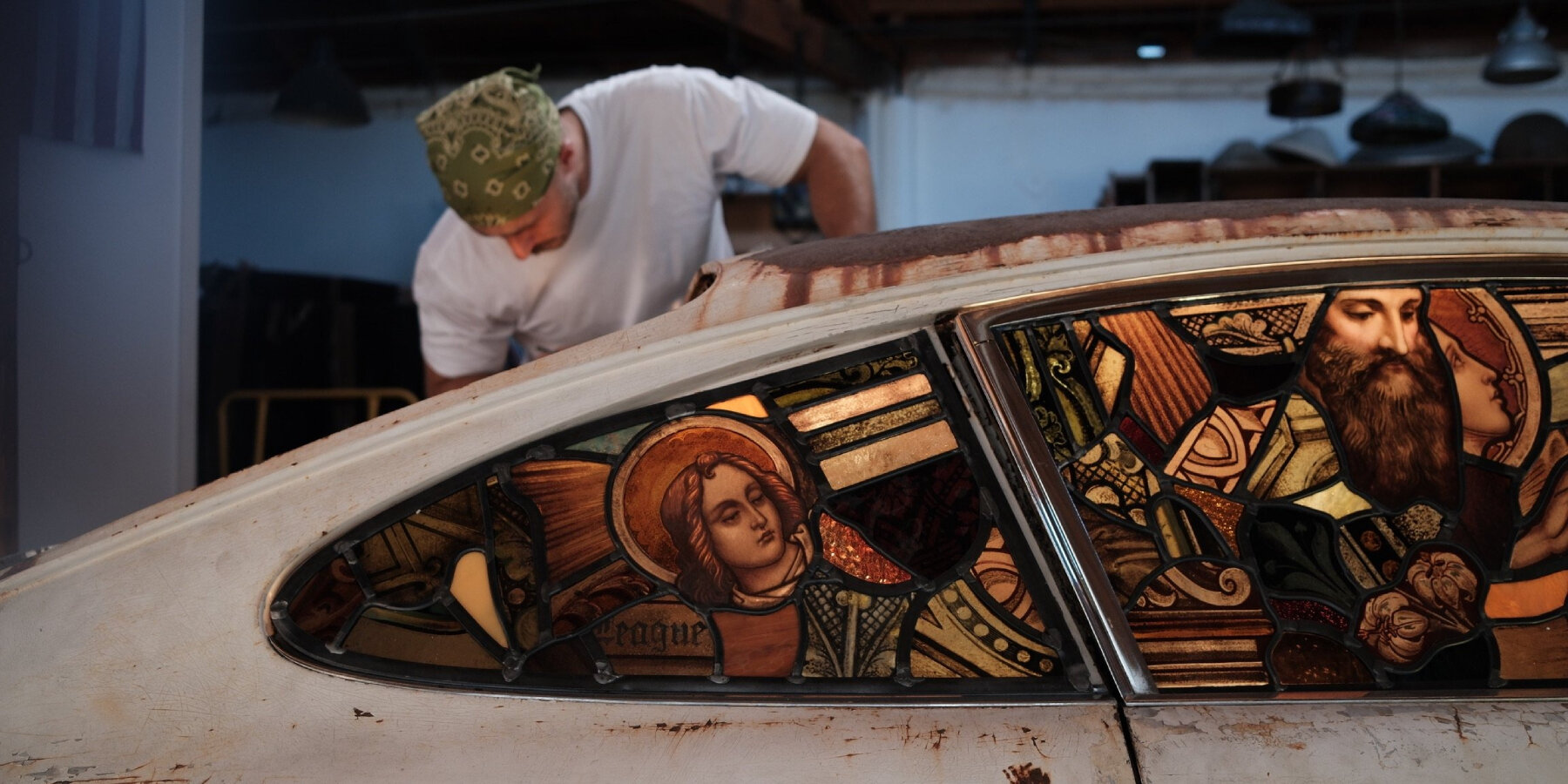 ben-tuna-resurrects-corroded-porsche-911-art-car-cathedral-inspired-stained-glass-visions-studio-designboom-ban2
