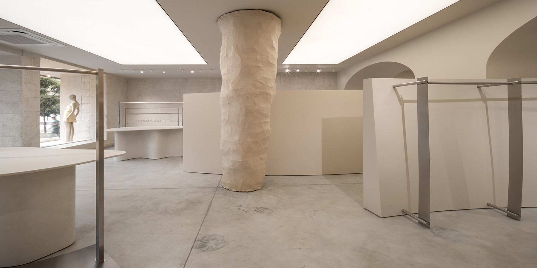 betweenthewalls-shell-rock-soviet-past-sculptural-showroom-kyiv-designboom-large03