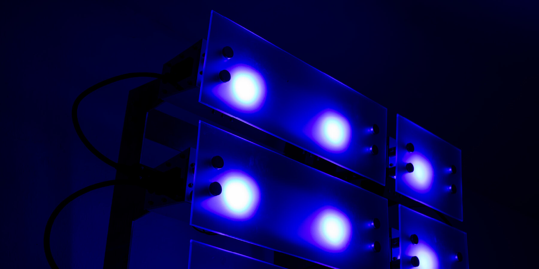 blind-lucid-umbrella-blue-light-installation-LED-modules-tony-tao-li-designboom-ban2