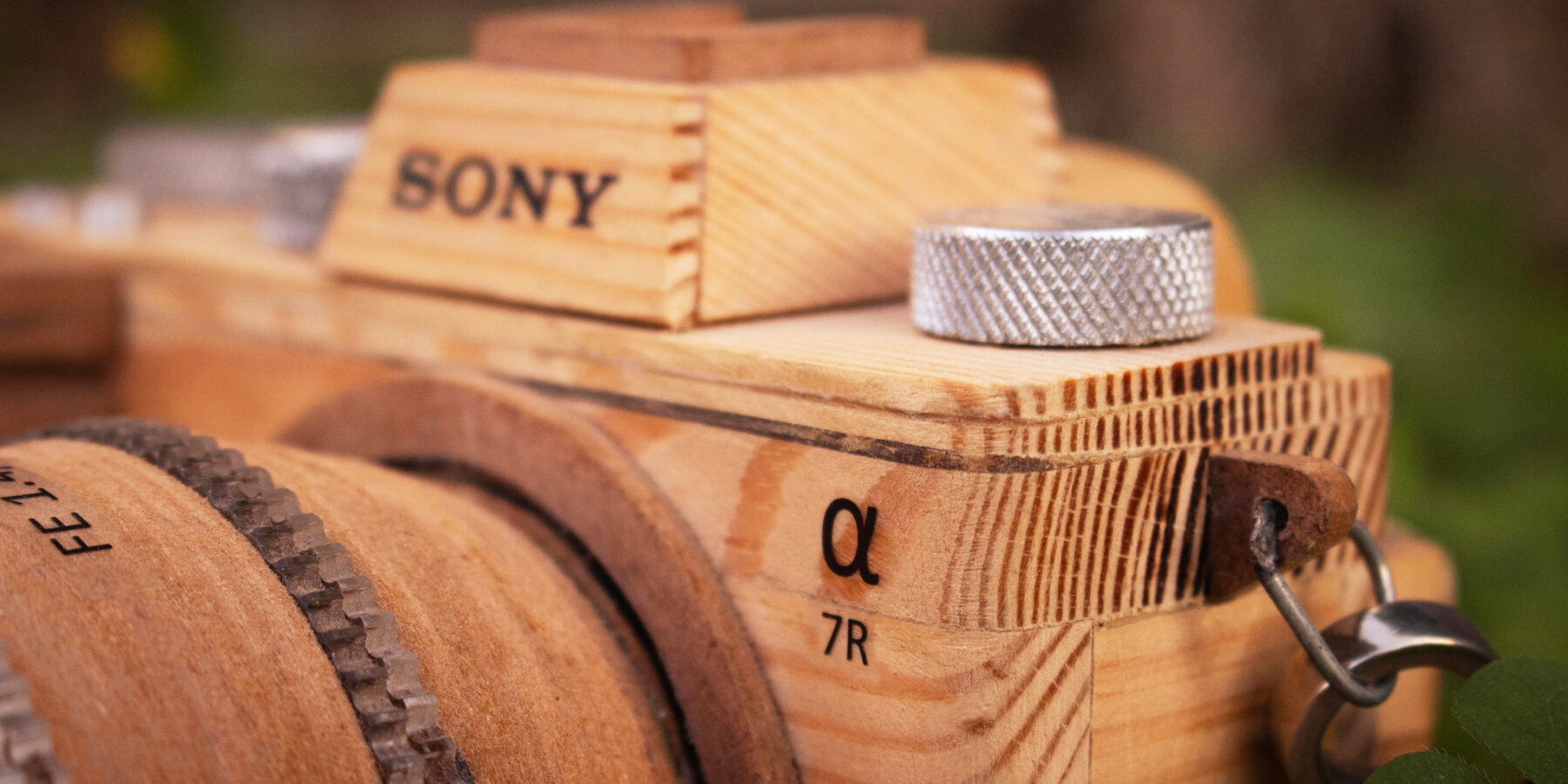 cameras-sony-alpha-7R-wooden-ridhima-saini-designboom-ban