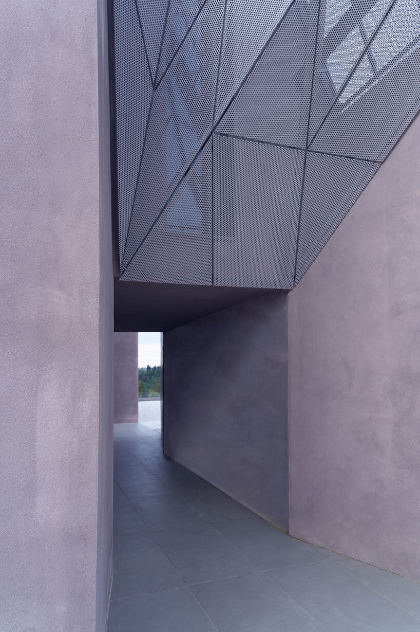 LDA.iMdA reinterprets rural tuscan house typology for geometric gabled villa