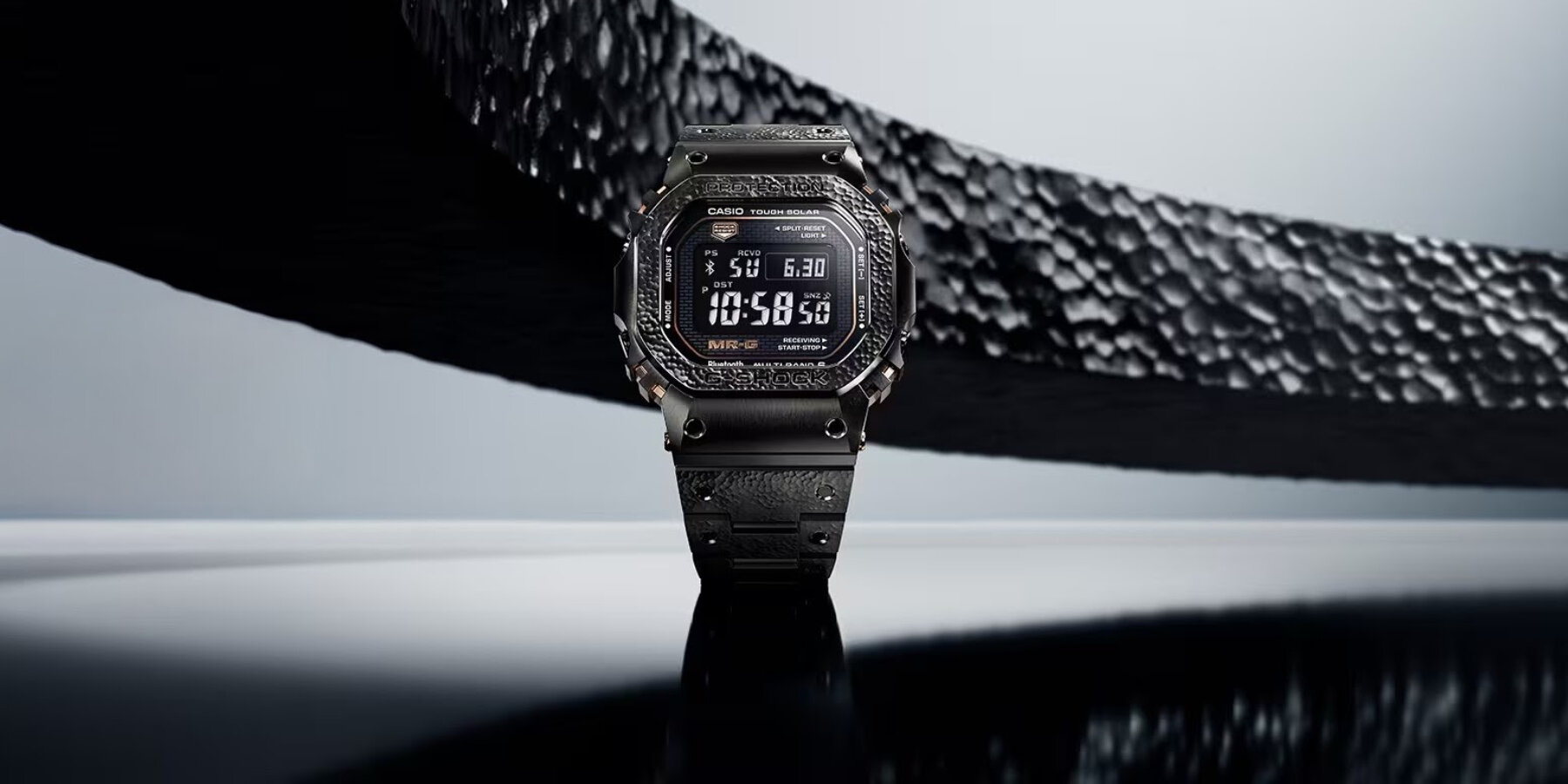 casio-japanese-hammering-technique-tsuiki-titanium-MR-G-watch-designboom-ban