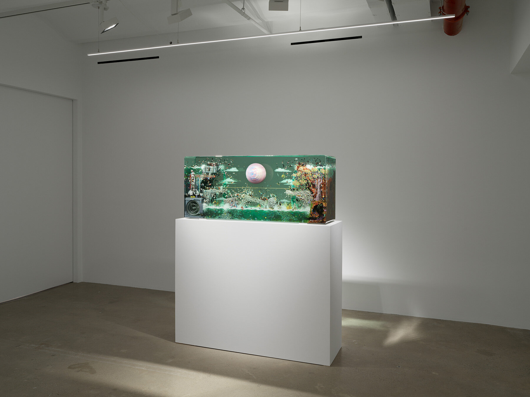 dustin-yellin-almine-rech-birds-nest-nature-house-exhibition-designboom-08a