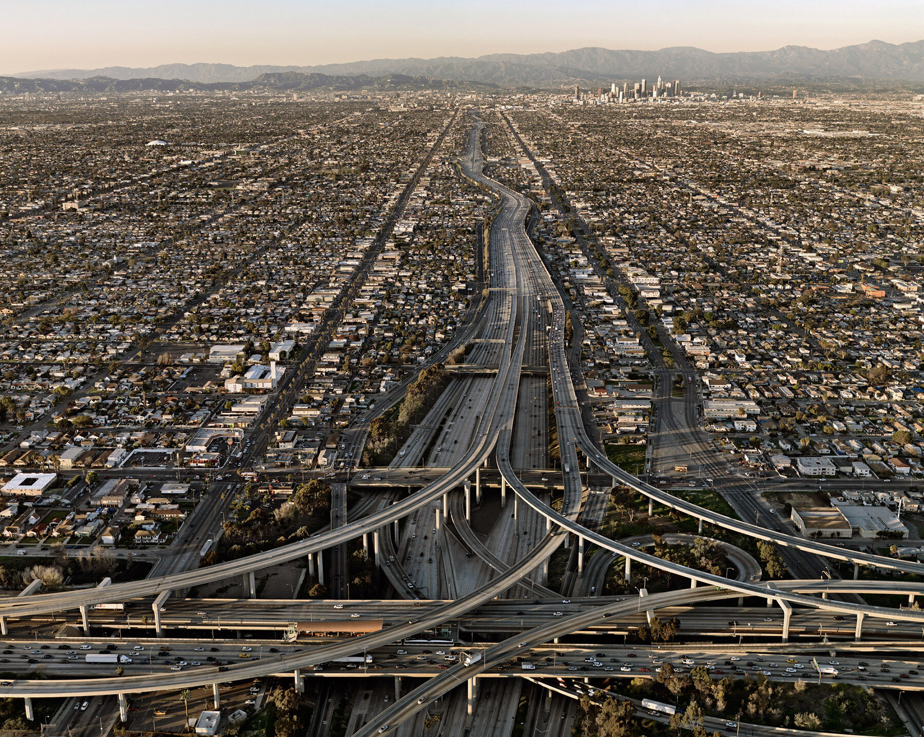 edward-burtynsky-great-acceleration-photography-exhibition-ICP-new-york-designboom-06a