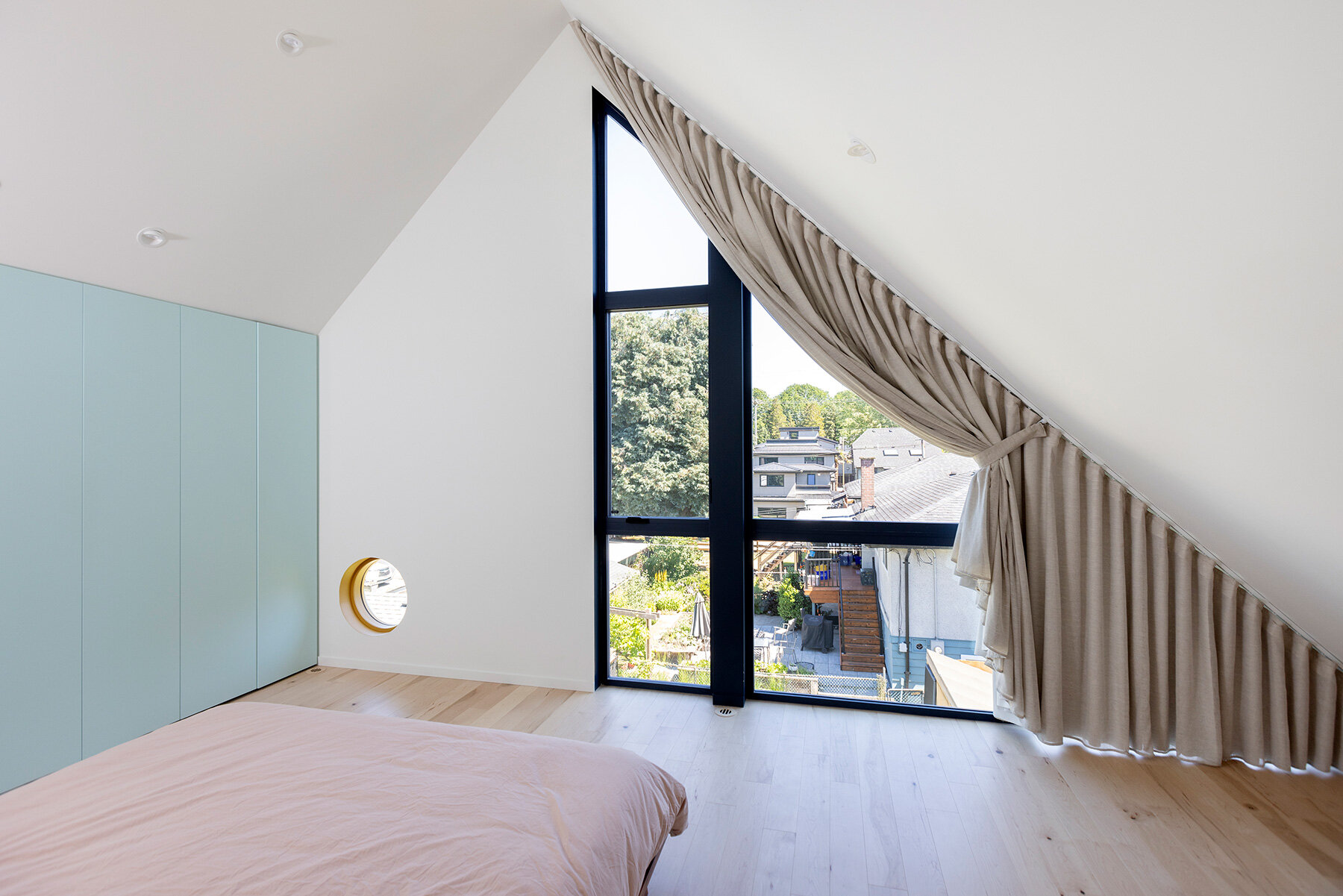 fluevog-house-ma-hg-vancouver-canada-designboom-08a