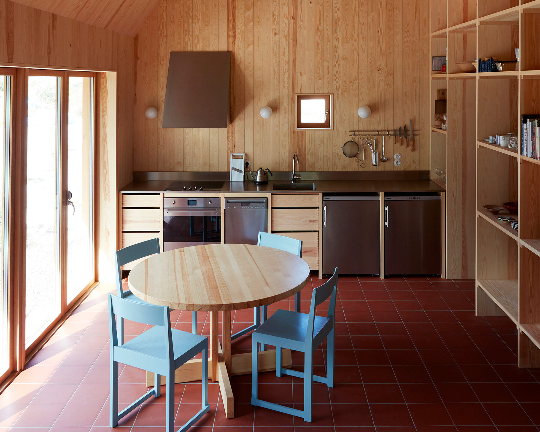 hee-house-studio-ellsinger-sweden-designboom-08a