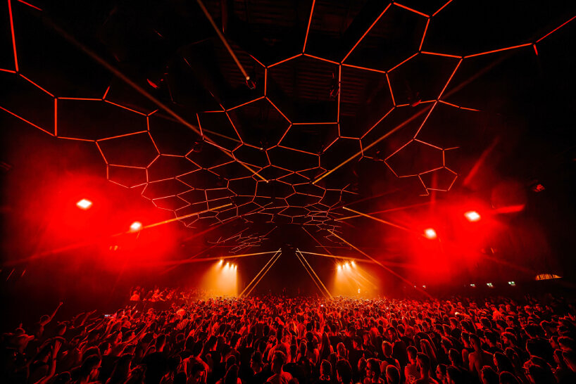 time warp techno music