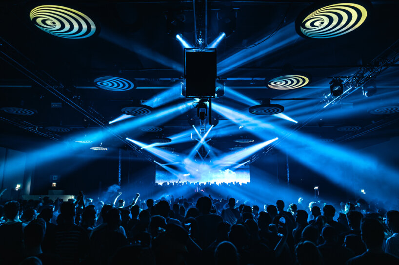 time warp techno music