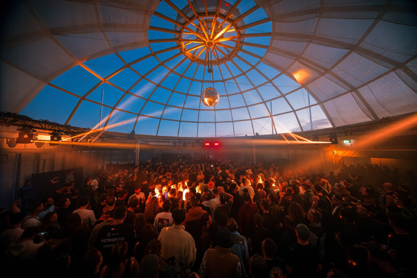 the Glass Dome has transparent windows above the visitors