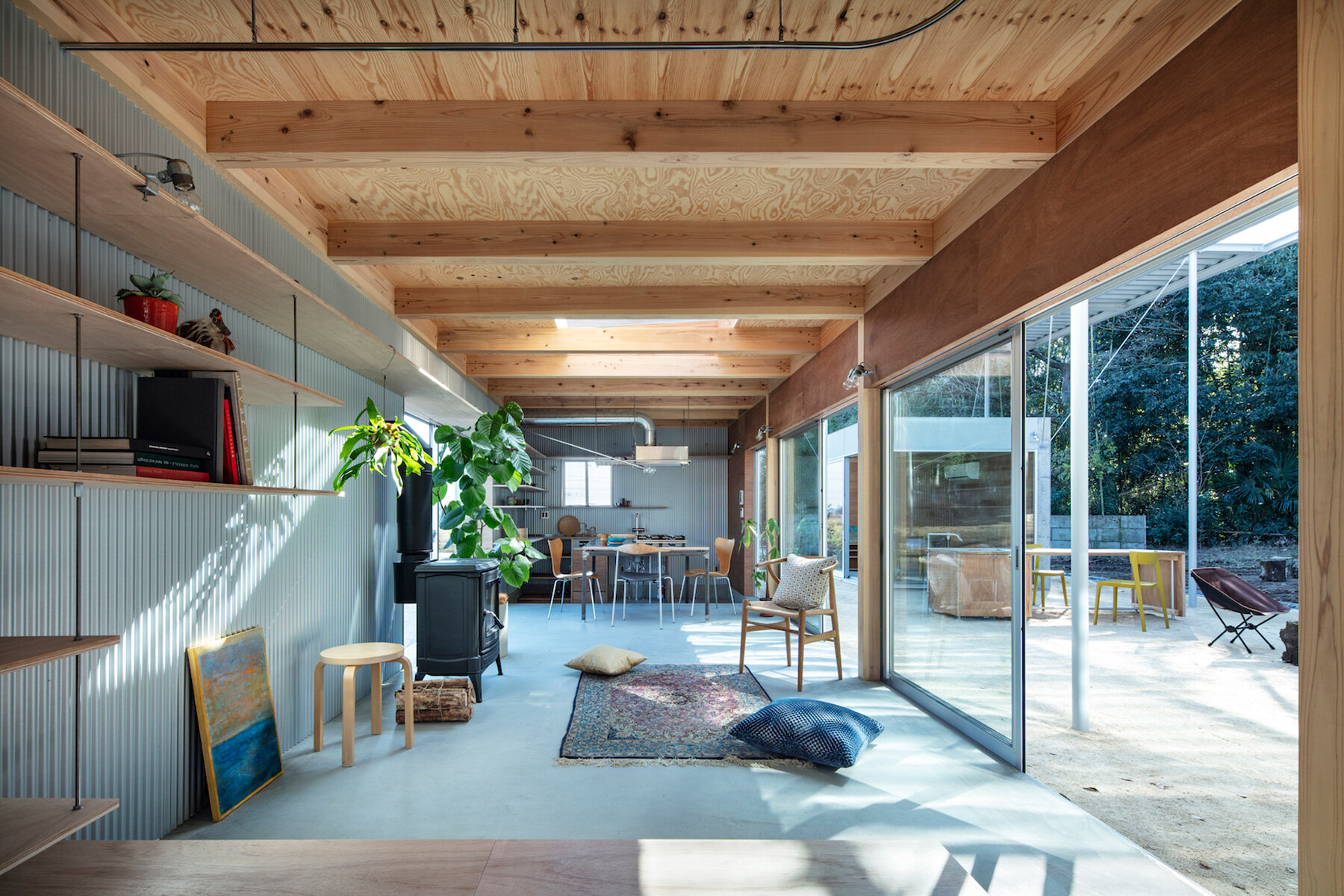 interlinked-garden-rooms-stretch-beneath-single-roof-in-tamada-wakimoto-japanese-house-designboom-large02