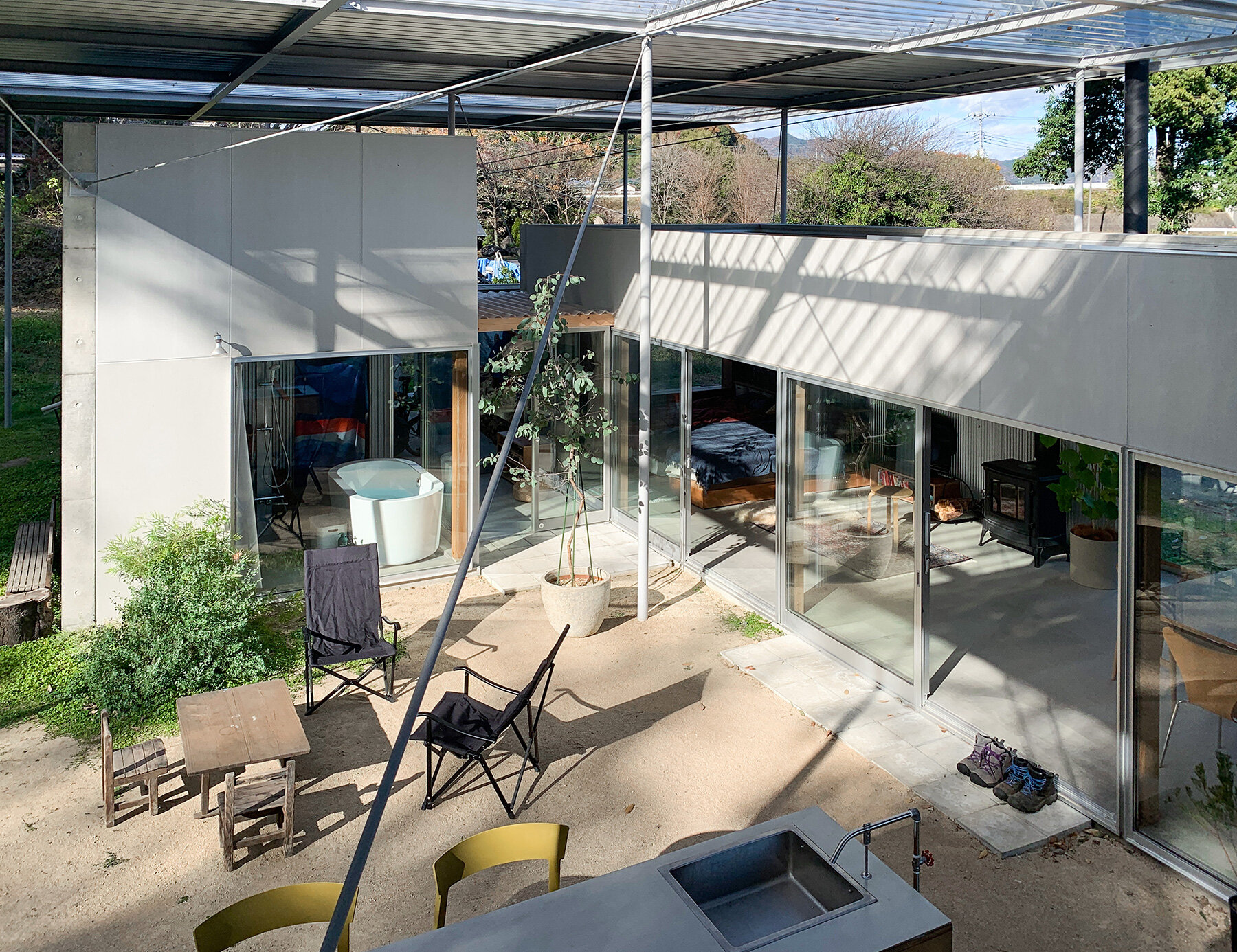 interlinked-garden-rooms-stretch-beneath-single-roof-in-tamada-wakimoto-japanese-house-designboom-large03
