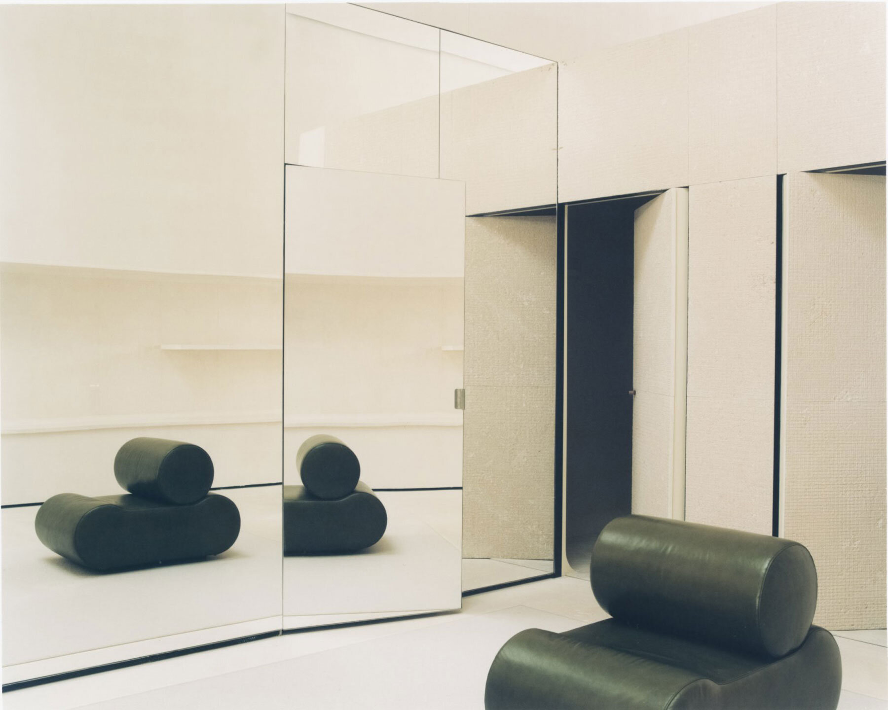 jil-sander-flagship-store-hamburg-zimmer-designboom-1800-3
