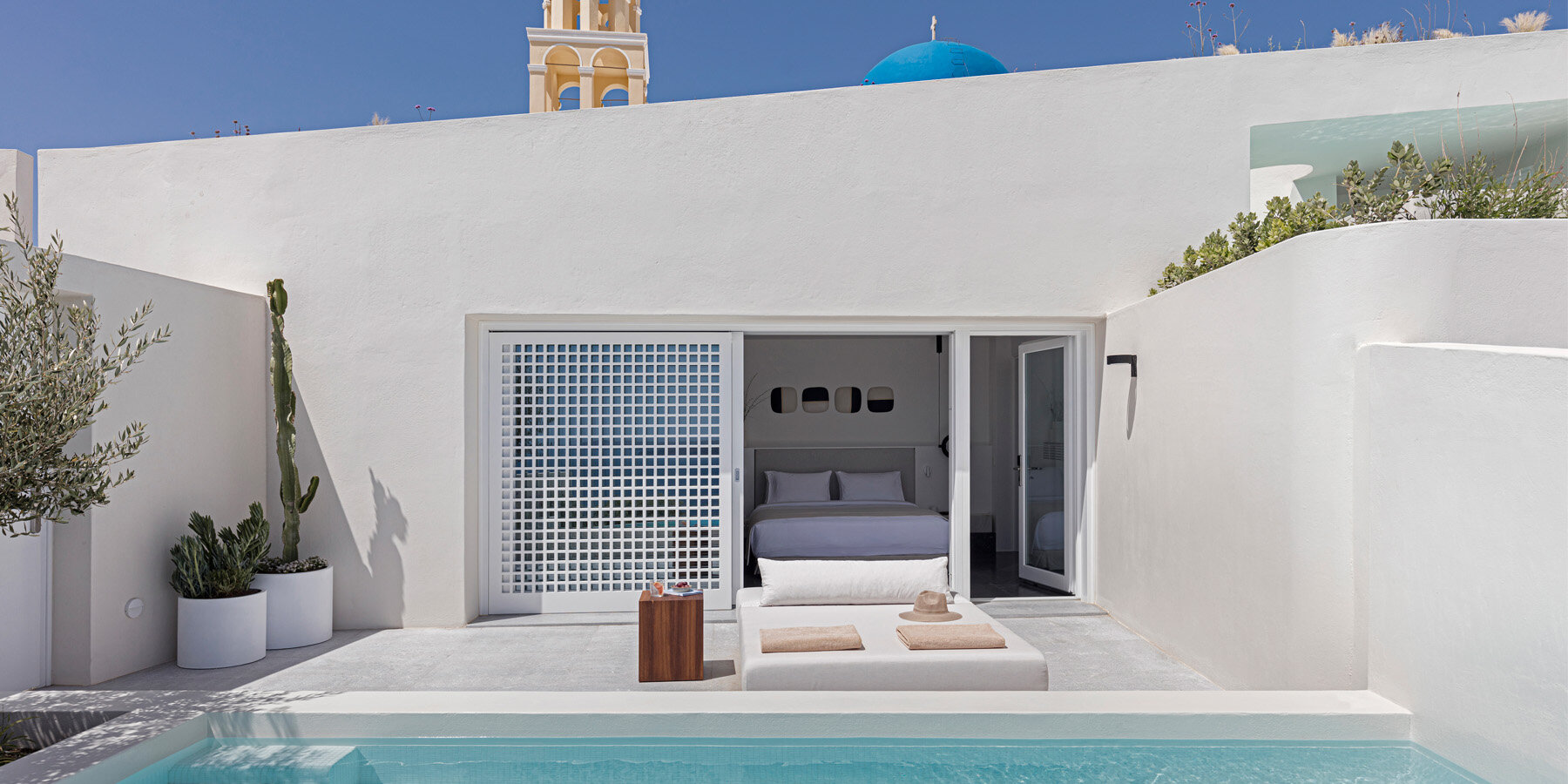 kapsimalis-architects-canaves-hotel-oia-santorini-greece-designboom-1800-3
