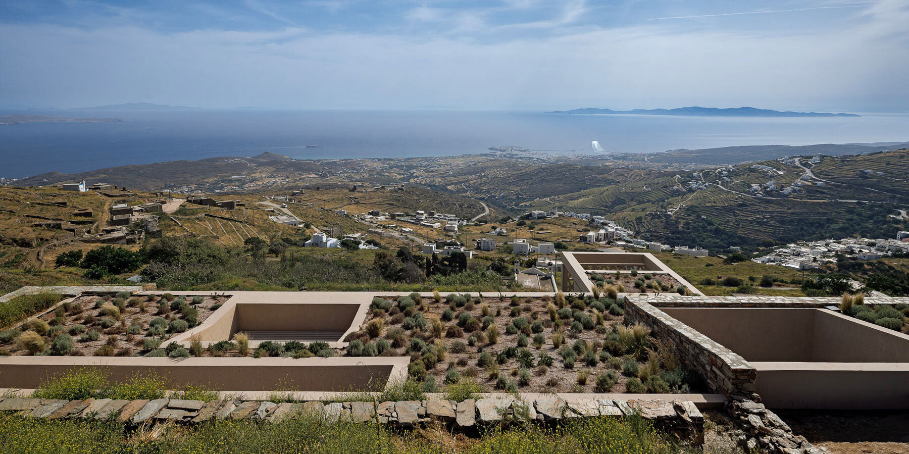 katerina-valsamaki-architects-slot-house-tinos-greece-designboom-1800-3