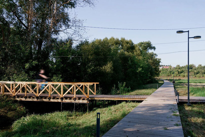 gora architects turns cow pasture into student art park in rural russia