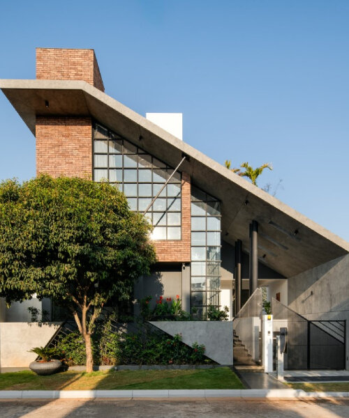 earthy textures and concrete planes define ashwin architects’ kodalli's residence in india