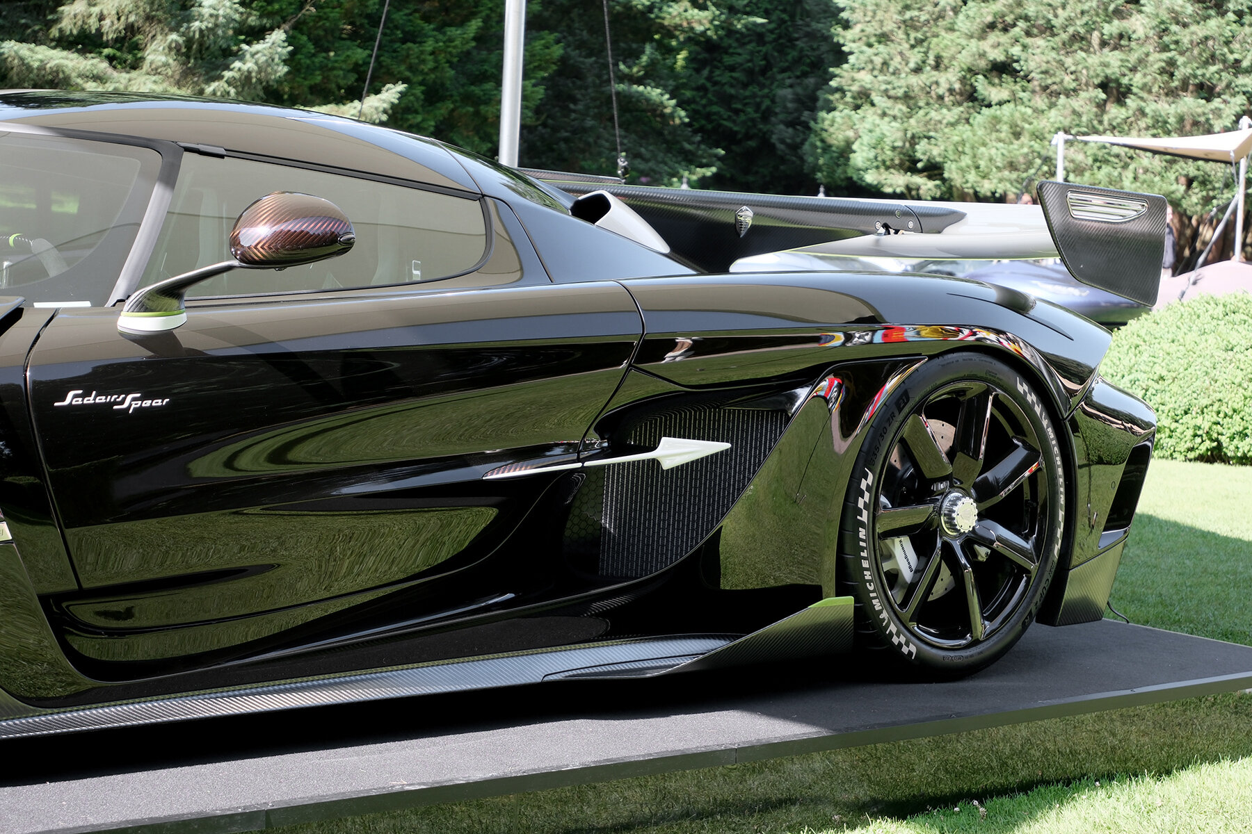 koenigsegg-sadairs-spear-aurora-scandinavian-concours-world-premiere-designboom-06a