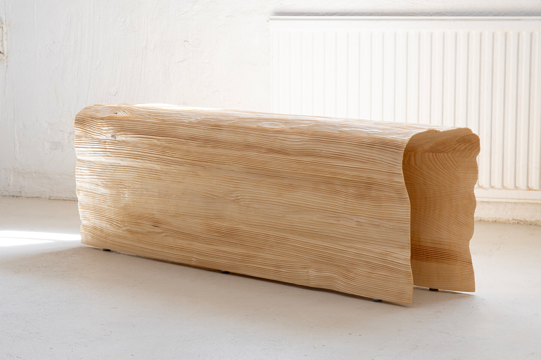 loewe-craft-prize-didi-ng-wing-yin-pleated-wood-vases-designboom-06a