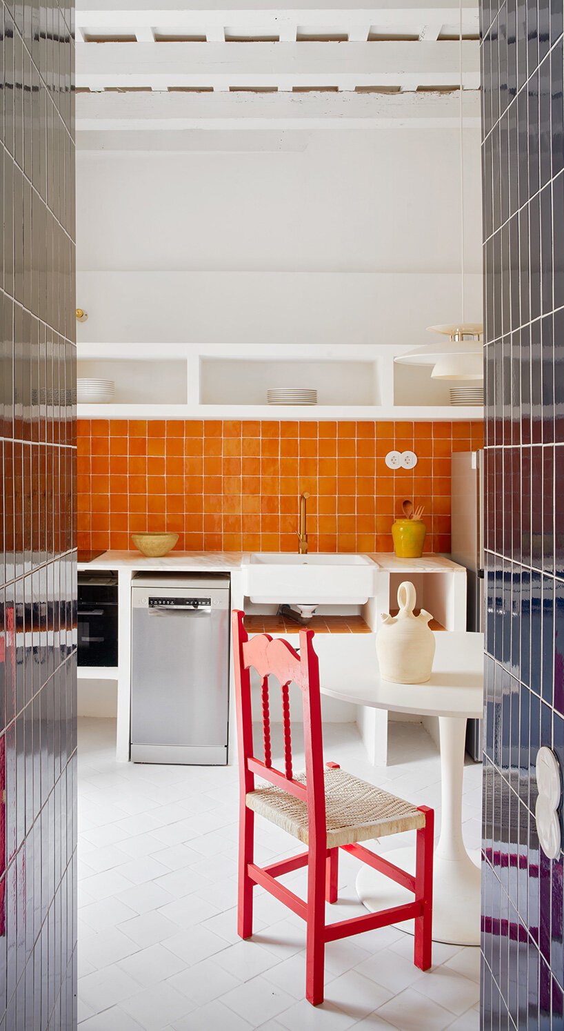 lucas y hernández–gil revives centuries-old spanish house with pool and preserved textures