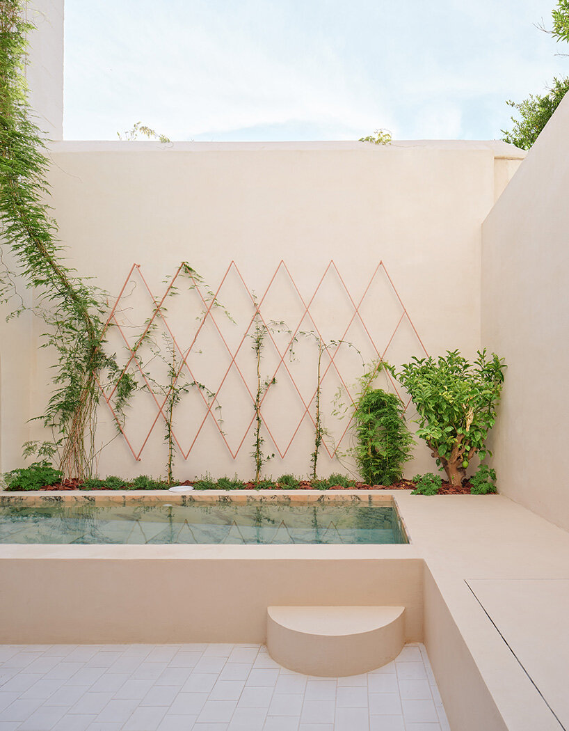 lucas y hernández–gil revives centuries-old spanish house with pool and preserved textures