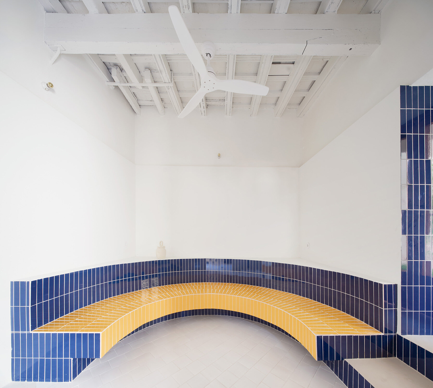 lucas-y-hernandez-gil-kresta-design-centuries-old-spanish-mansion-pool-preserved-textures-designboom-large01