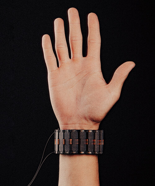 meta develops smart bracelet that can replace keyboard and mouse for computers