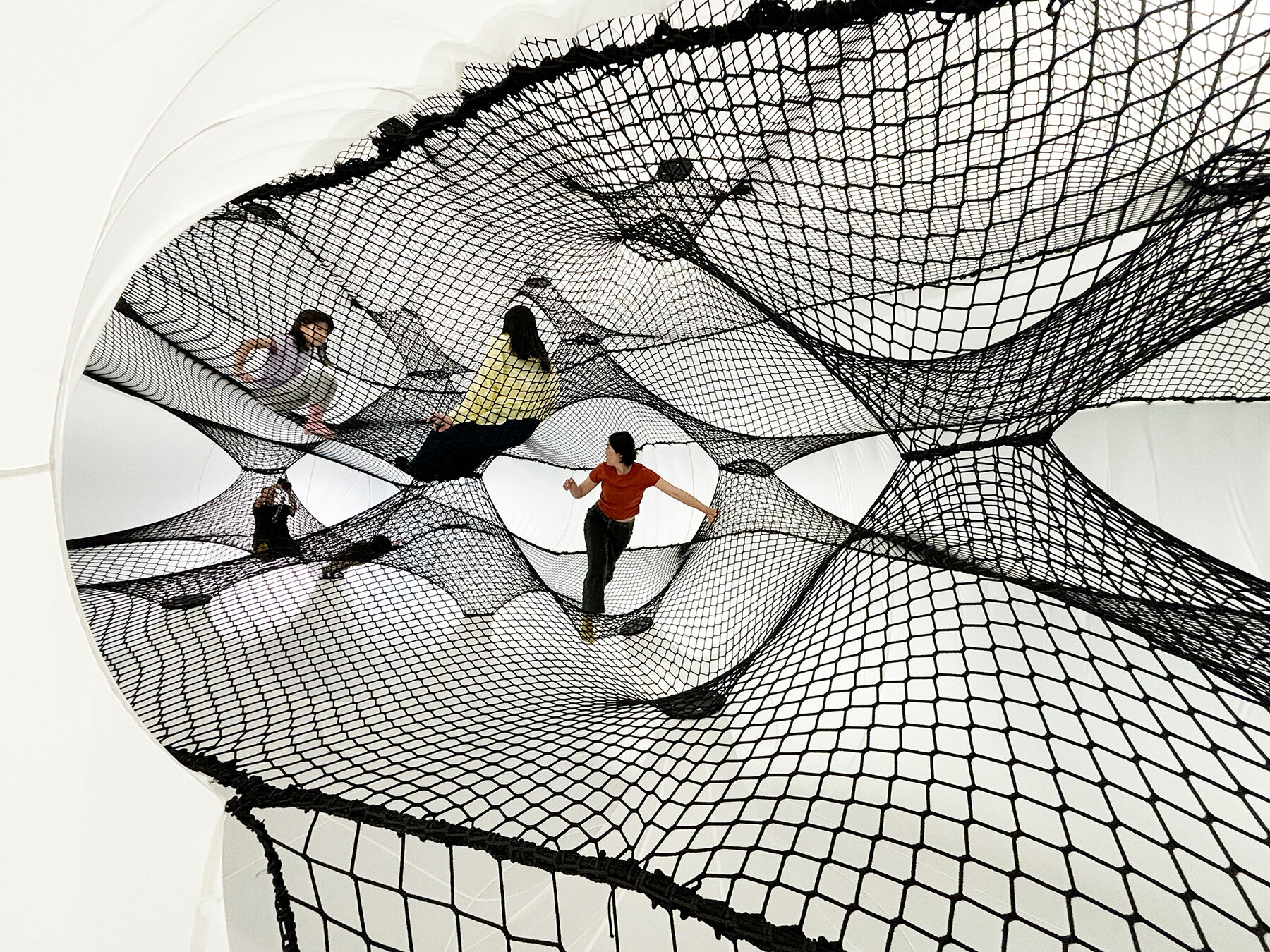 numen-for-use-walkable-net-string-worlds-kengo-kuma-cmp-museum-taiwan-designboom-large02