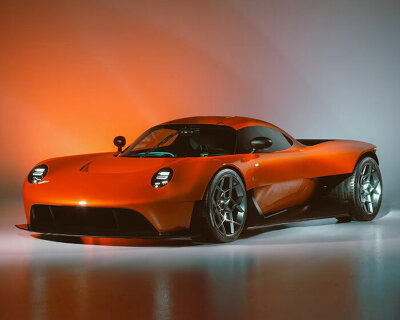 oilstainlab’s HF-11 evokes retro-modern design inspired by porsche and can-am race cars