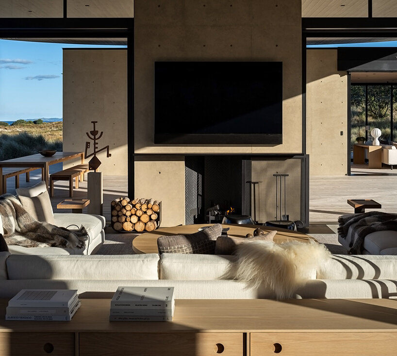 olson kundig frames new zealand coastline with modern beach house 'te whare tupu kirikiri'