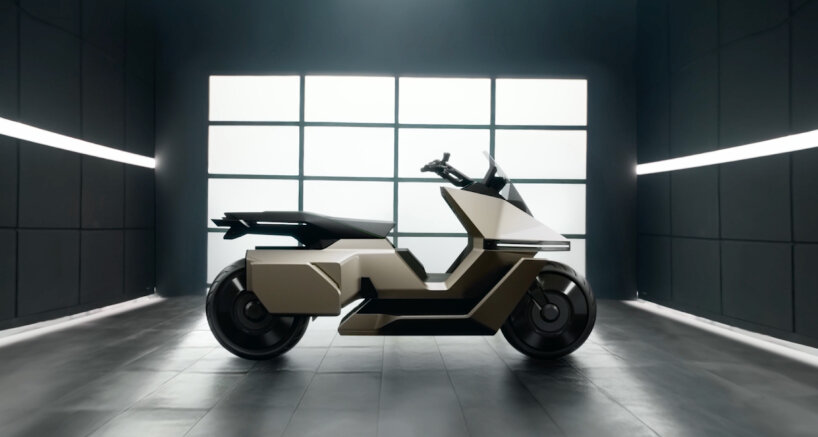 Omoway’s electric motorcycle with saberlights can park on its own