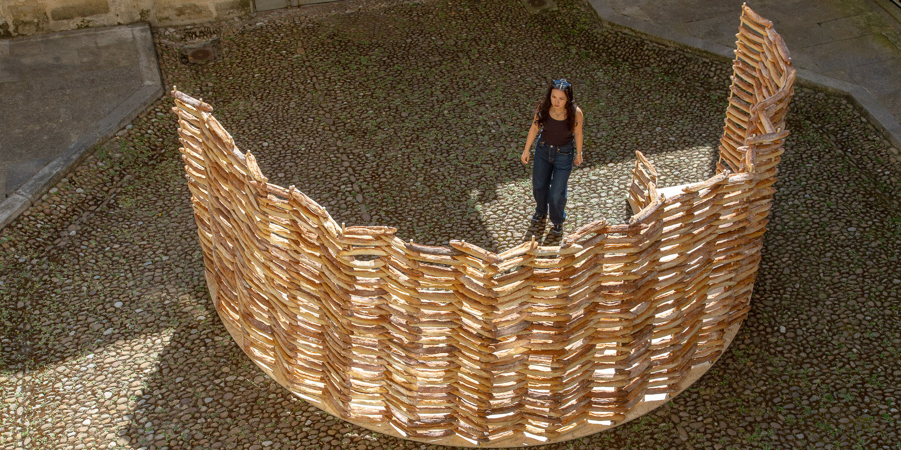 paysage-de-pain-public-installation-baguettes-mero-studios-designboom-1800-3