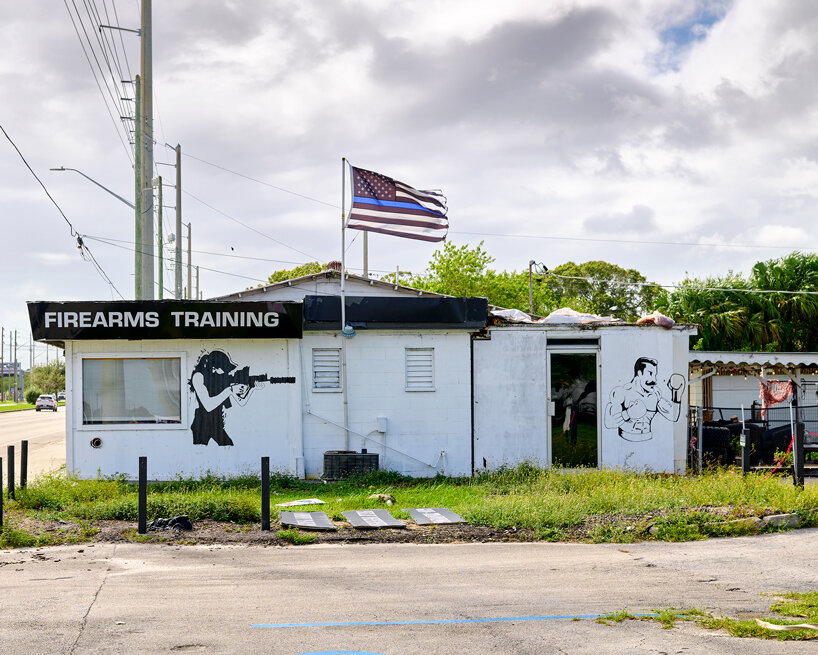 anna fox and karen knorr capture 'slice of american life' across route 1 at rencontres d’arles