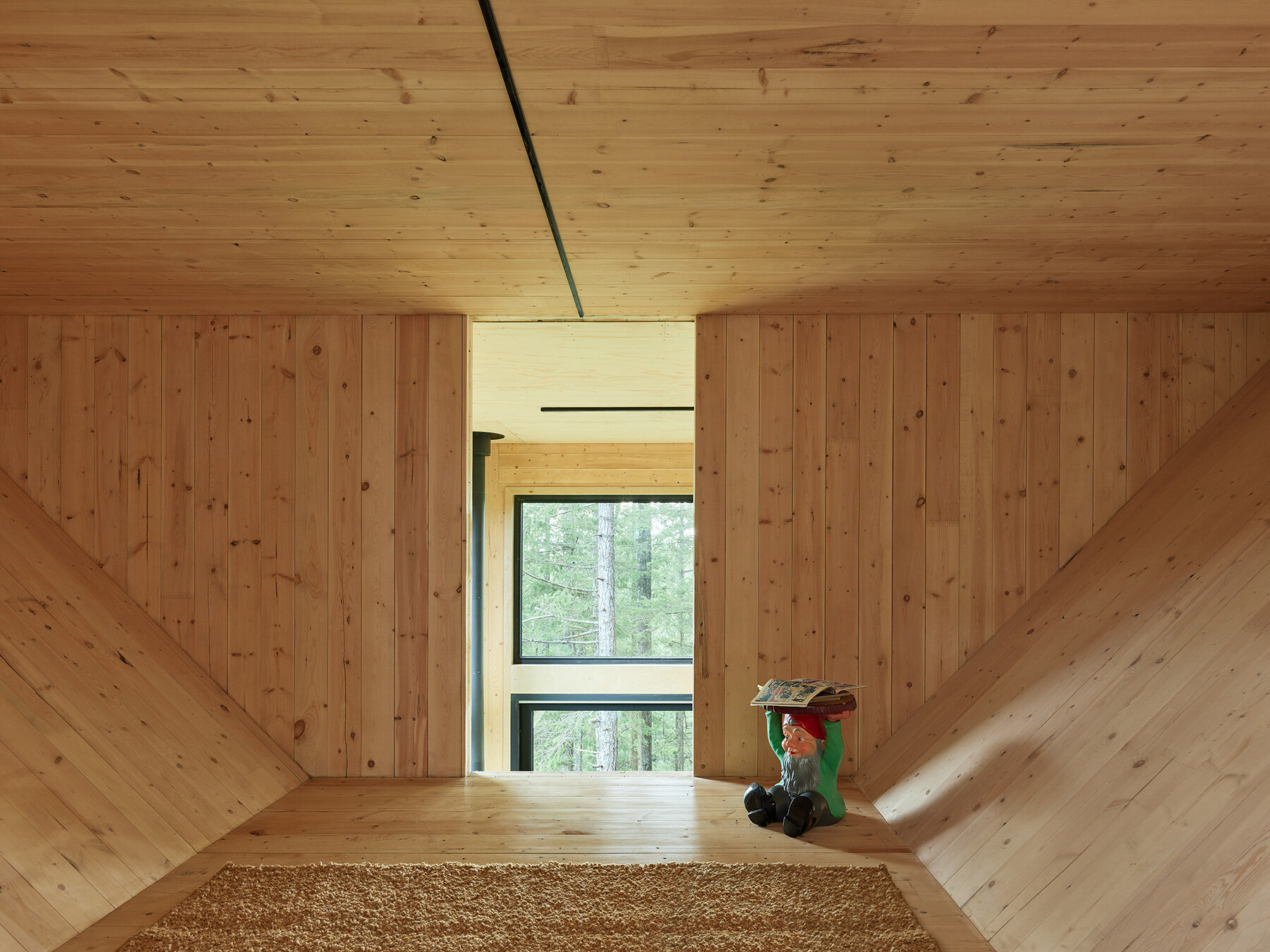 prefabricated-mass-timber-retreat-daria-sheina-studio-remote-canadian-island-designboom-large01