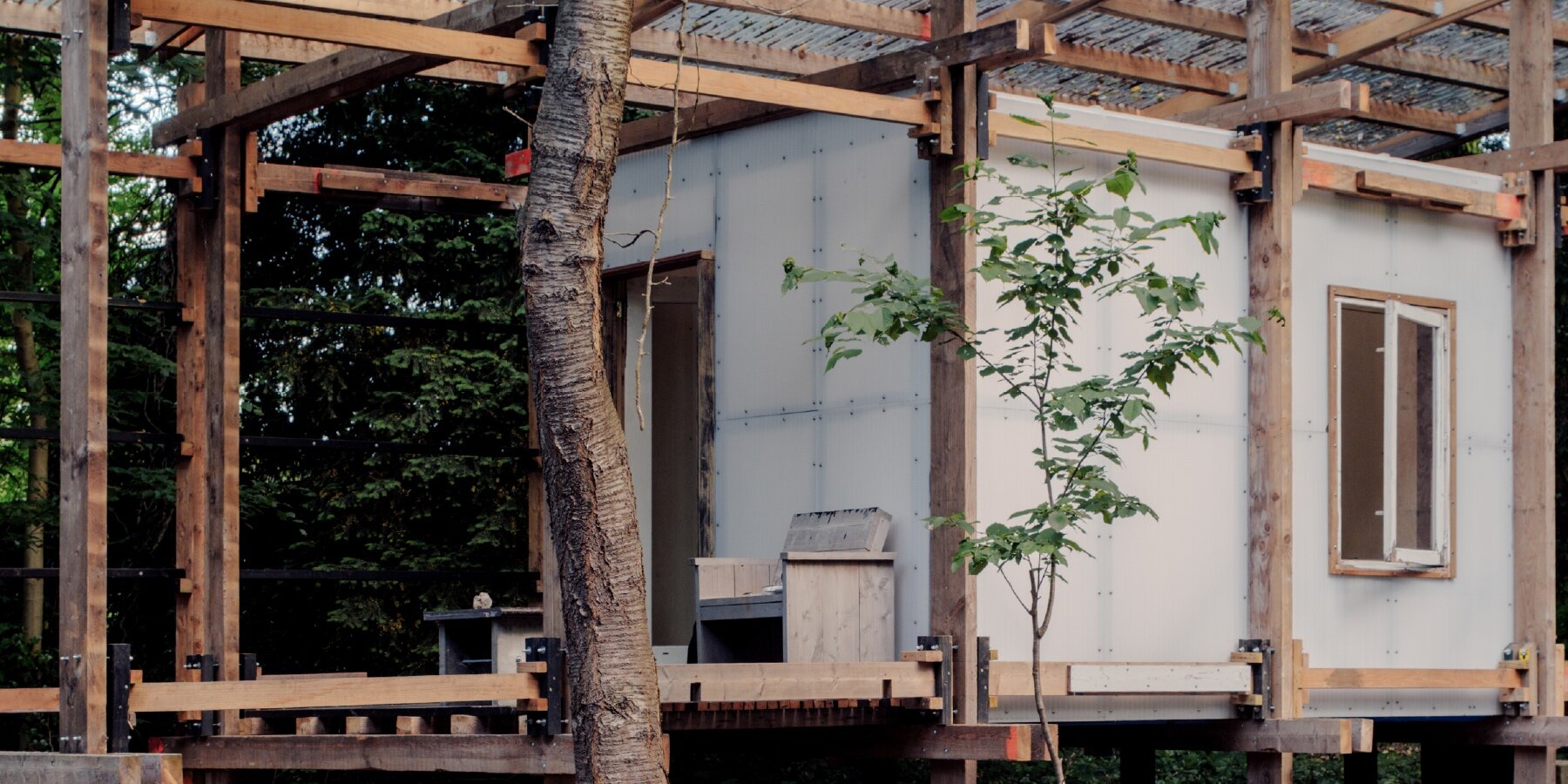 reading-room-in-the-forest-studio-method-fredriksoord-netherlands-designboom-1800-3