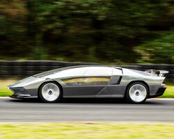 reflective supercar peralta S with mirror-polished body takes after the maserati boomerang