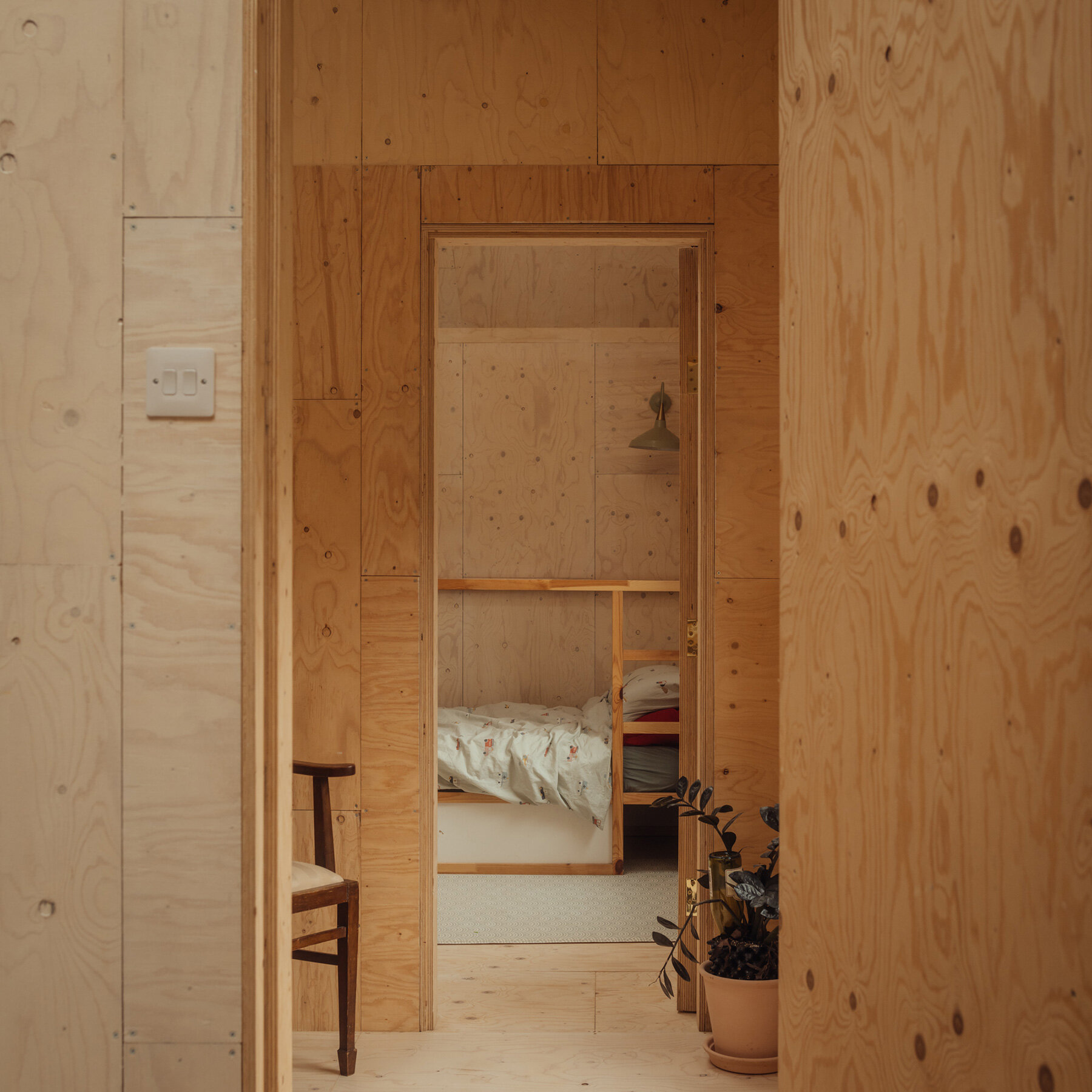 studio-bark-meadow-house-tunbridge-wells-england-victorian-renovation-designboom-08a
