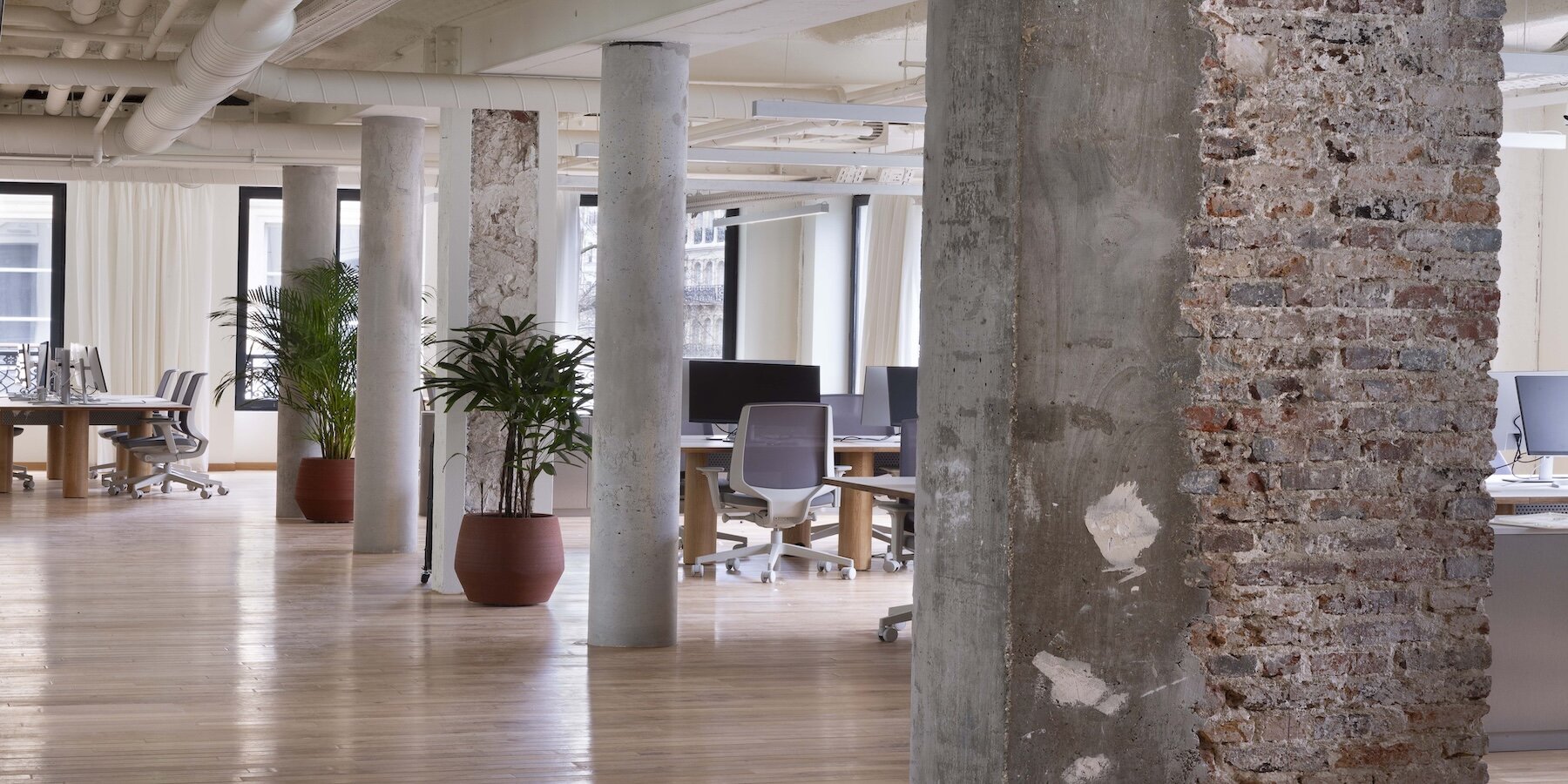 studio-vincent-eschalier-historic-parisian-building-sia-partners-workspace-designboom-large02