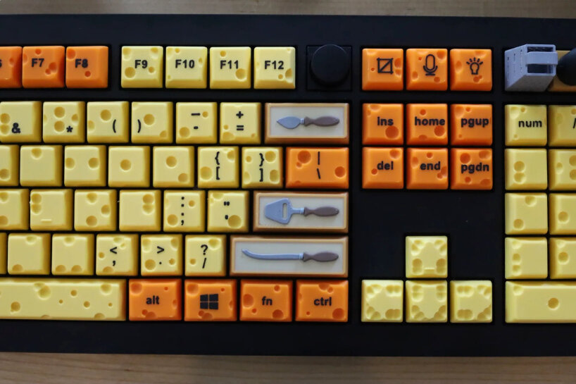 Teclado mecánico de queso suizo