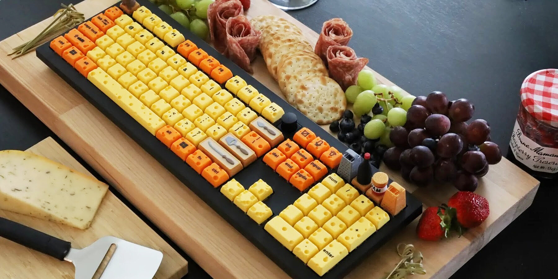 swiss-cheese-mechanical-keyboard-caps-grater-knives-jam-dirkmcgirk-rob-meyerson-designboom-ban