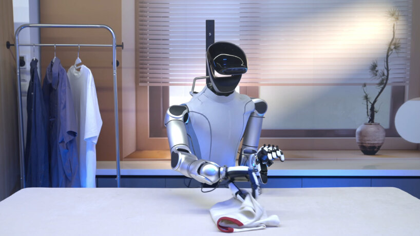 Robot humanoid unitree robotra