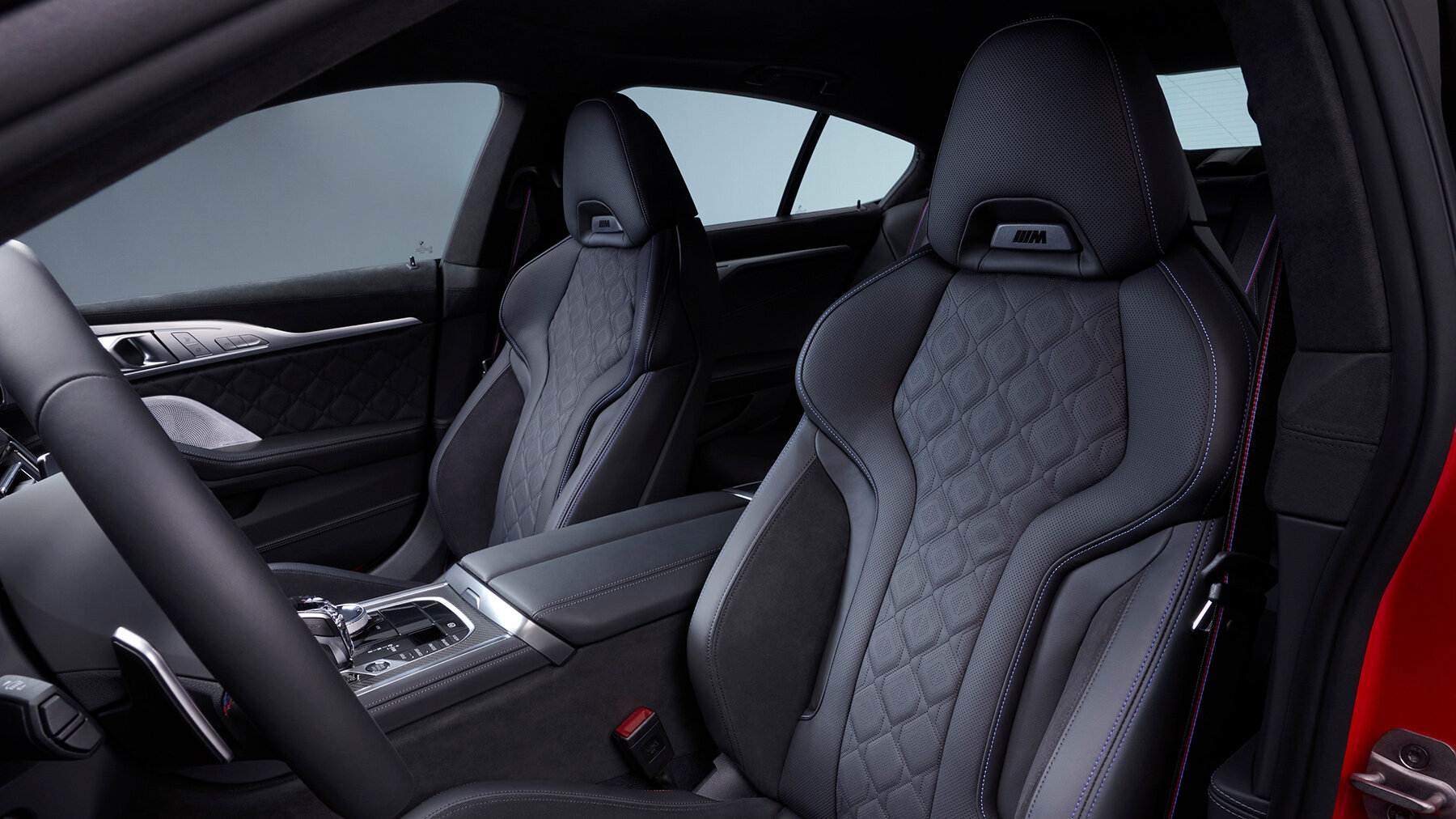 BMW-M850i-edition-M-heritage-2026-premiere-monterey-car-week-designboom-06a