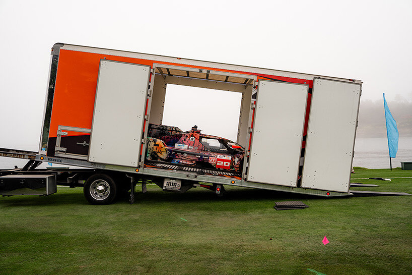 Andy Warhol y Julie Mehretu debutaron BMW Art Car en Pebble Beach Concours d'Elegance