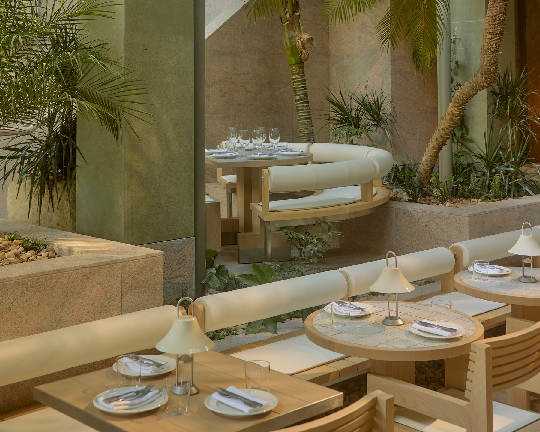 JAR-OFFICE-golden-avenue-babylon-brisbane-australia-designboom-07a