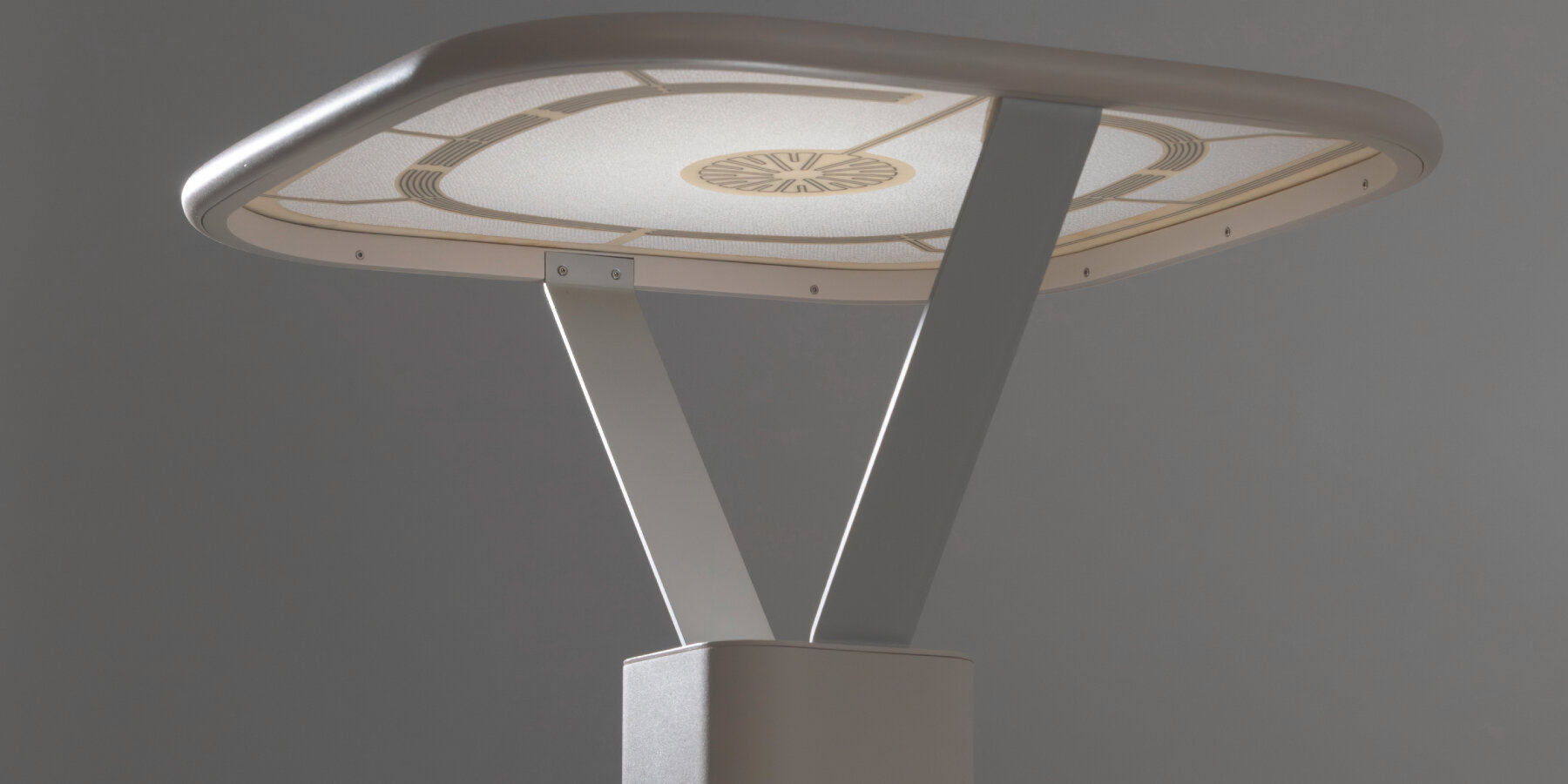 WINT-design-lab-lamp-change-brightness-stretchable-textile-fraunhofer-IZM-designboom-ban