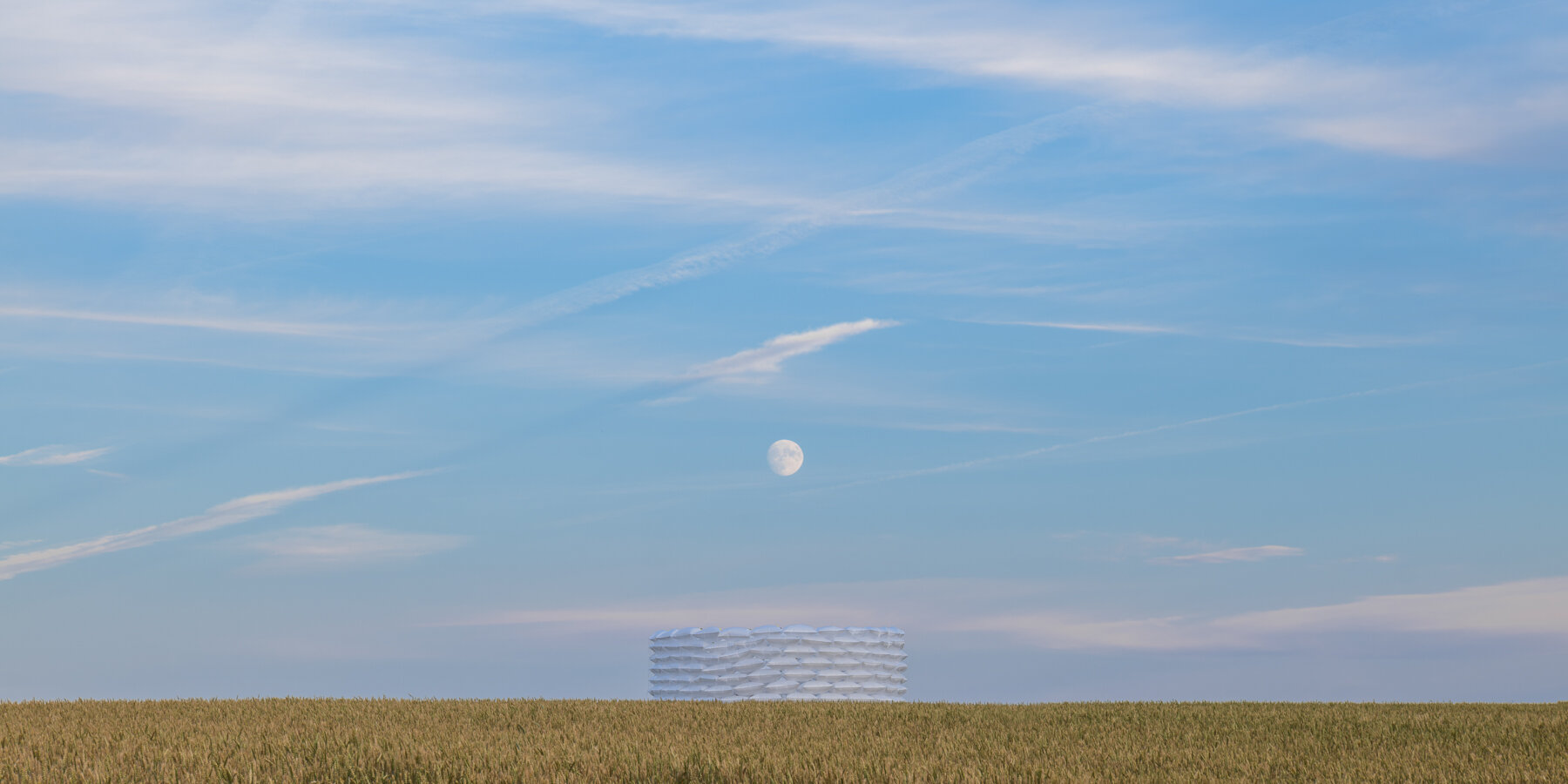 air-filled-sandbag-installation-gregory-orekhov-soft-circular-barricade-france-softpower-designboom-1800-3