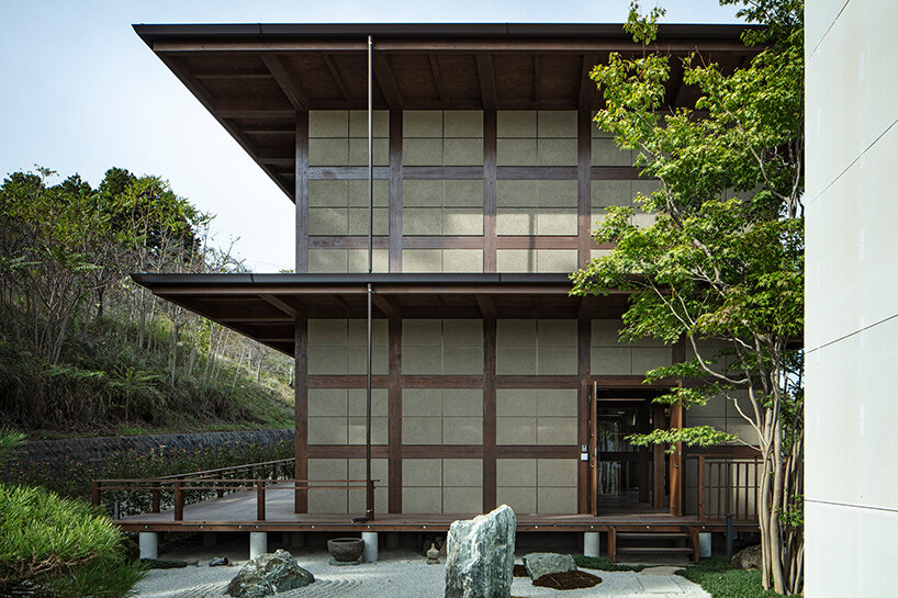 アート・デザイン・音楽 ARCHITECTURAL HOUSES aki hamada-designed office frames mt. oboshi with timber grid
