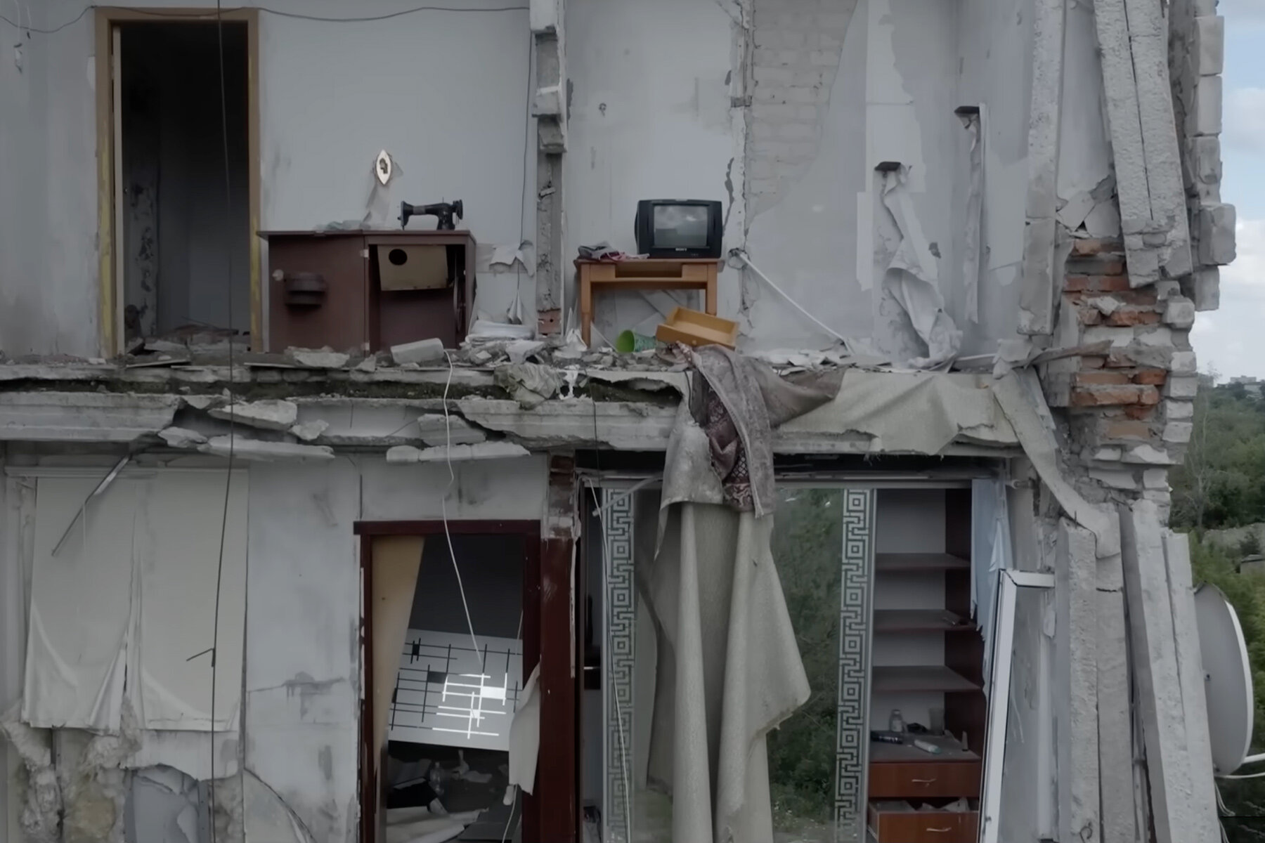 architecton-film-victor-kossakovsky--michele-di-lucchi-designboom-06a