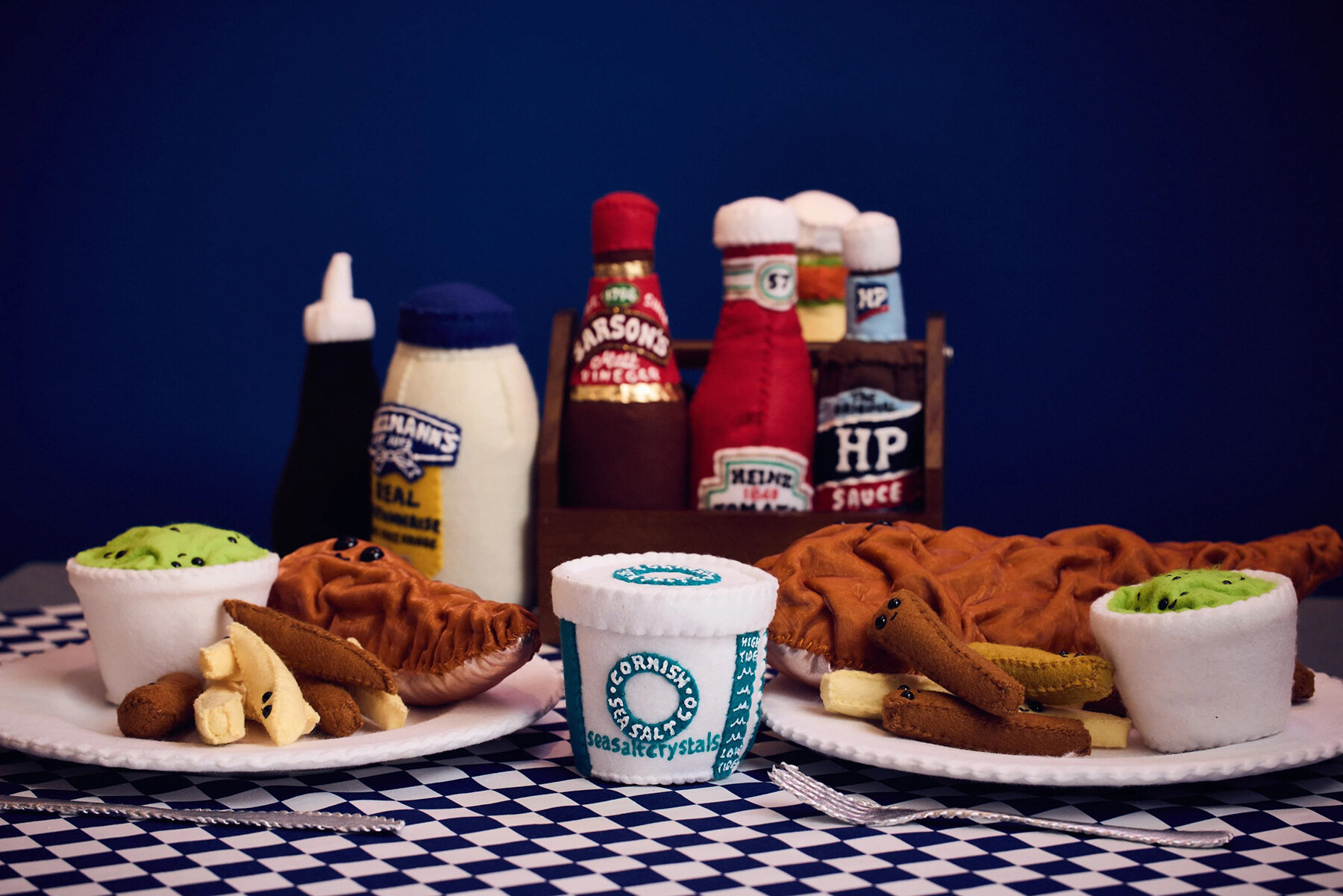 bourdon-street-chippy-lucy-sparrow-designboom-06a