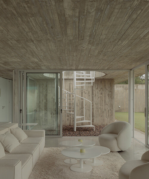 agustín lozada designs casa clausura as an introspective courtyard house in argentina